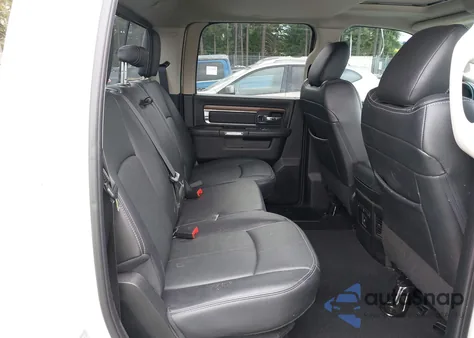 2018 Ram 1500 Laramie z USA, uszkodzony, nr VIN 1C6RR7VT0JS291234